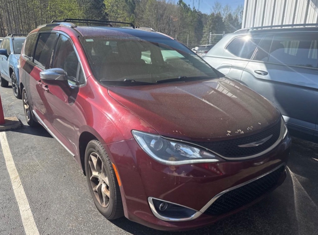 2018 Chrysler Pacifica Limited's photo